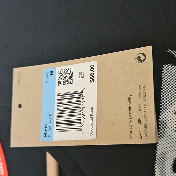 NWT Nike Rise 365 Run Energy Running T-shirt Prefontaine Track Sz. M - Picture 7 of 7